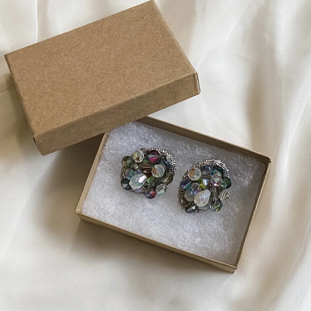 VTG Aurora Borealis Cluster Bead Clip Earrings - Picture 4 of 7